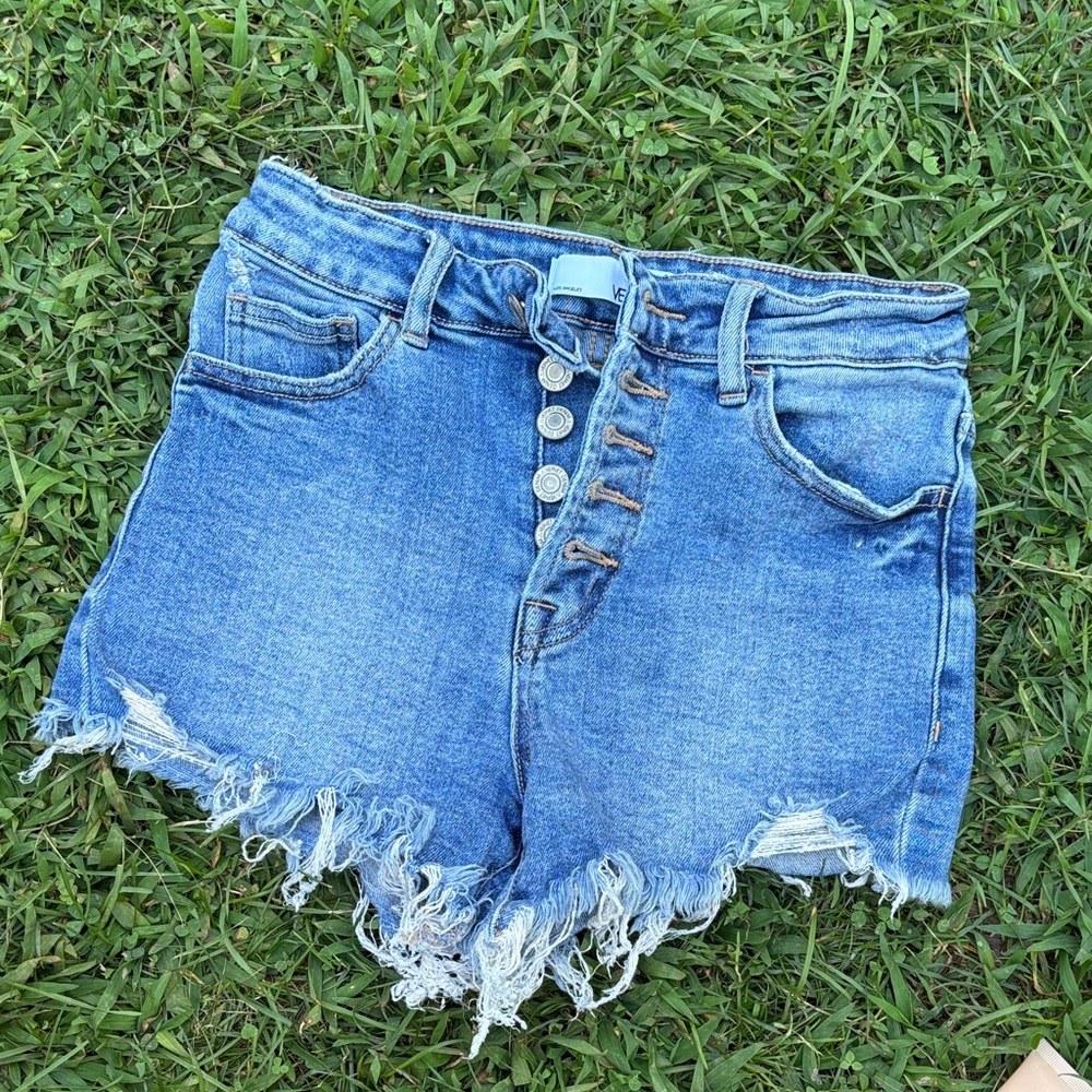 Vervet Frayed Hem Jean Shorts size small